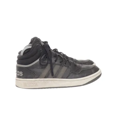 Basketball shoes (Black) from Adidas