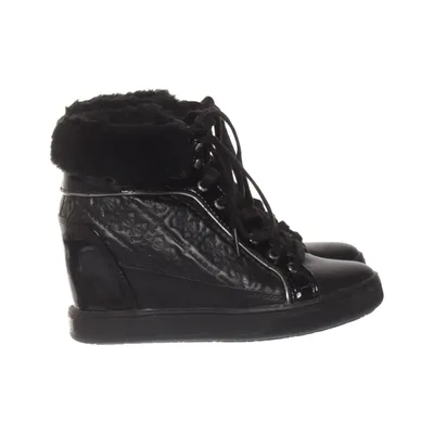 Boots (FLFUR3ELE12) från Guess