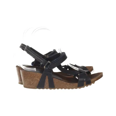 Wedges (Black) from Yokono
