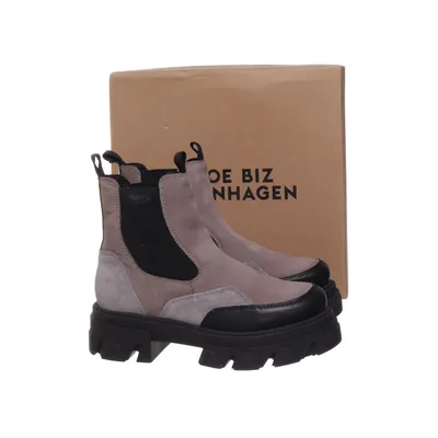 Chelsea boots (Beige, Svart, Grå) från Shoe Biz Copenhagen Mocka
