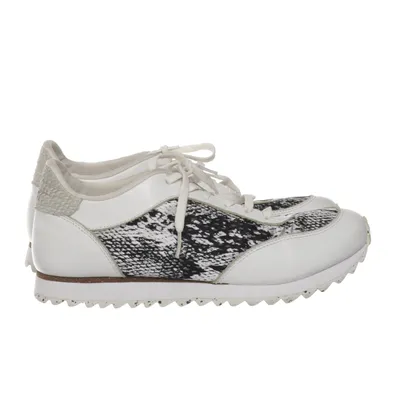 Baskets (Blanc, Noir, Argent) de Woden