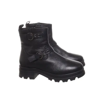 Laced boots (Black) from Cafe Moda Leather