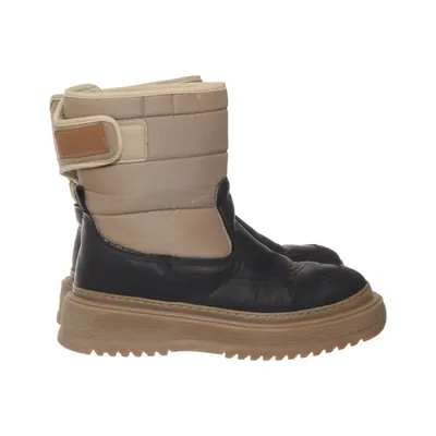 Boots (Zone U) från Sneaky Steve