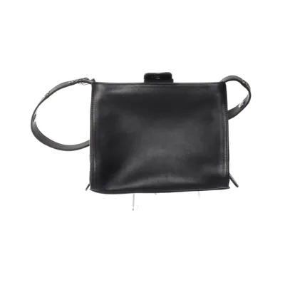 Axelremsväska (Svart) från Little Liffner