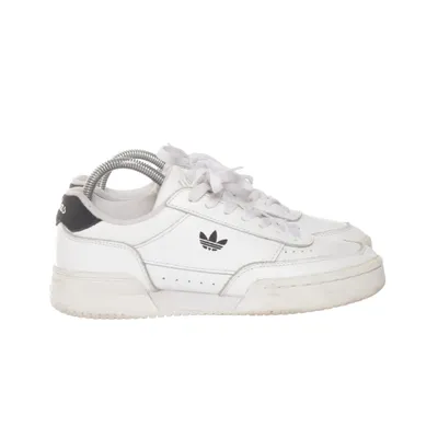 Sneakers (Court Super) från Adidas