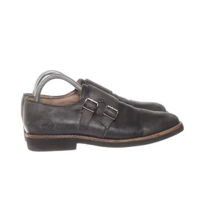 Chaussures à boucles (Noir) de Akira Cuir