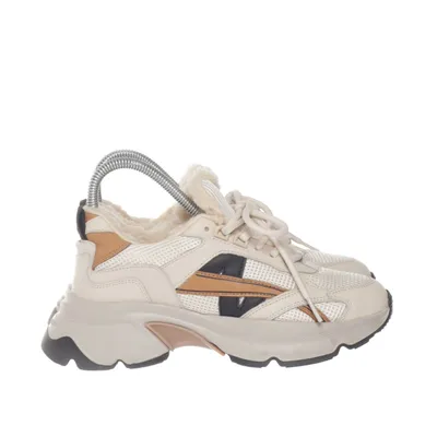 Sneakers (Beige) from Nubikk