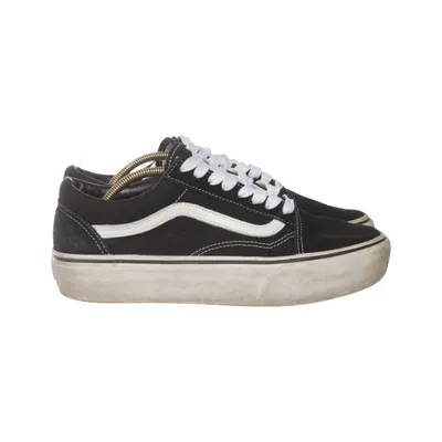 Sneakers (Black, White) from Vans
