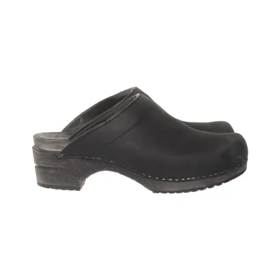 Clogs (Black) from Sanita
