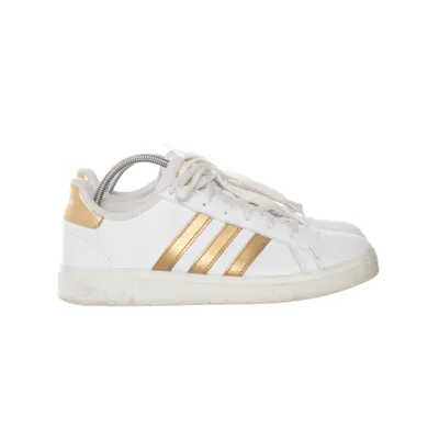 Sneakers (Grand Court) från Adidas
