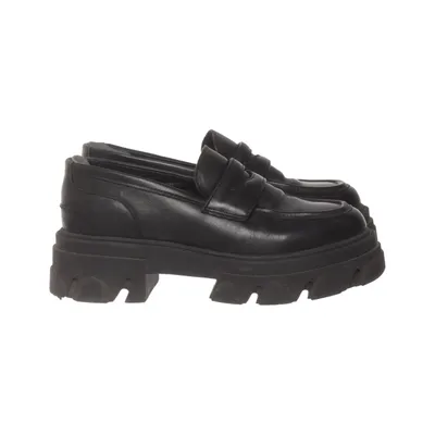 Loafers (Black) from Pavement
