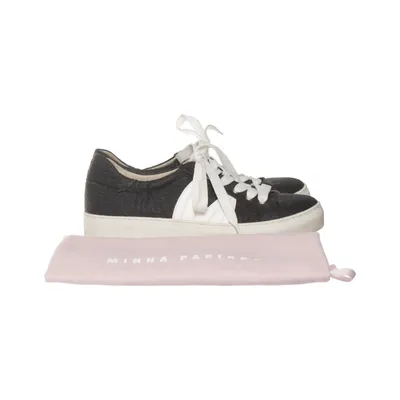 Canvas schoenen (Zwart, Wit) van Minna Parikka