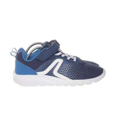 Sneakers (Blue) from Newfeel