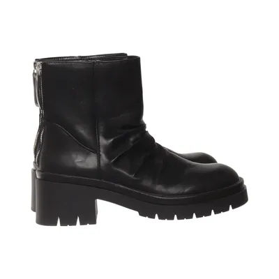 Ankle boots (Black) from Shoedazzle