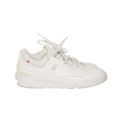 Sneakers (Roger Advantage) from Swiss Engineering