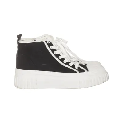 Chaussures en toile (Noir, Blanc) de Vty