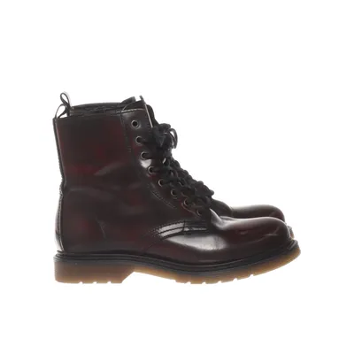 Laced boots (Black, Red) from Oxmox