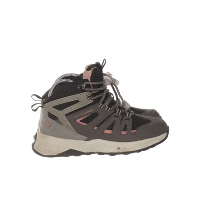 Hiking boots (Gray, Black, Pink) from Urban Roam