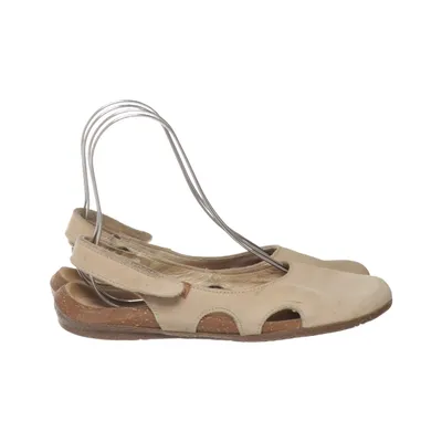 Sandals (Beige) from El Naturalista