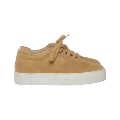Baskets (Marron) de Axel Arigato