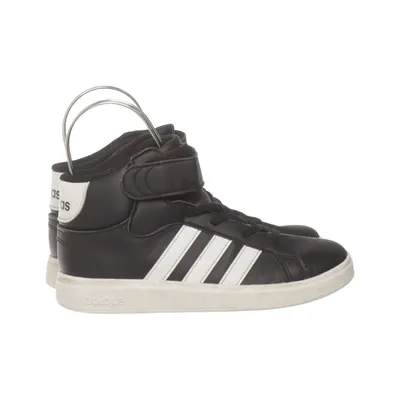 Kängor (Hoops 3.0 Mid) från Adidas