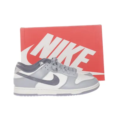 Sneakers (Dunk Low) från Nike Skinn