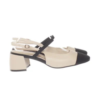 Klackskor (Beige, Svart) från Charles & Keith