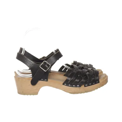 Clogs (Black) from Swedish Hasbeens