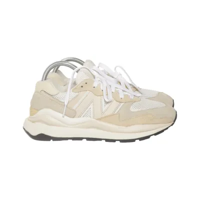 Sneakers (Beige, Vit, Svart) från New Balance
