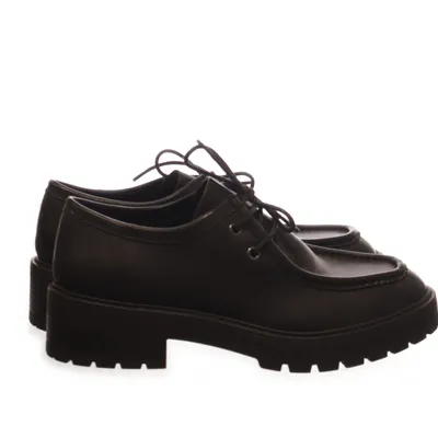 Derbyskor (Svart) från Graceland