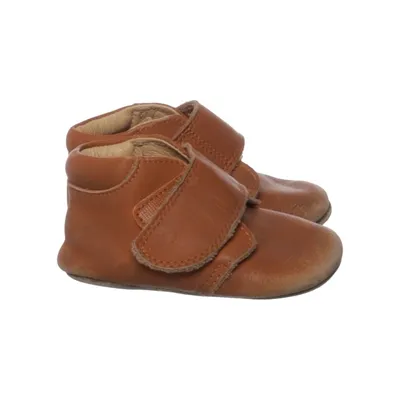 Walking shoes (Brown) from Pom Pom Leather