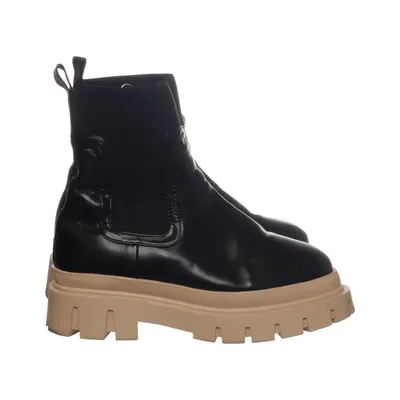 Chelsea boots (Black, Beige) from Raid