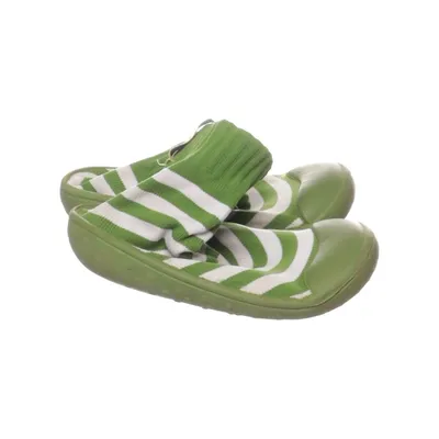 Baby booties (Green, White) from Tassa