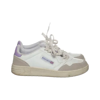 Sneakers (NOORS) from EA Sports