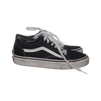 Sneakers (Black, White) from Vans