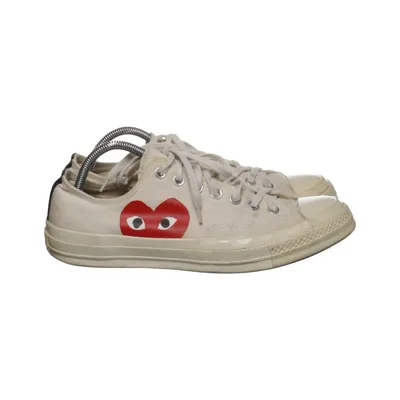 Tygskor (150207C) från Comme des Garçons PLAY x Converse