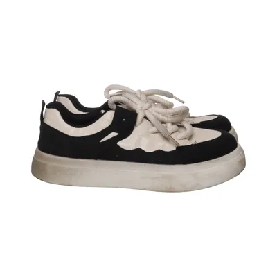Sneakers (Black, White) from Smile Leather