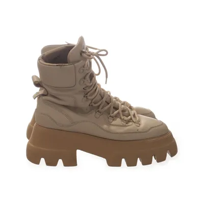 Laced boots (Beige) from Nubikk