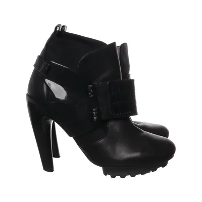 Heeled boots (Black) from United Nude