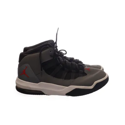 Basketbal schoenen (Max Aura) van Jordan