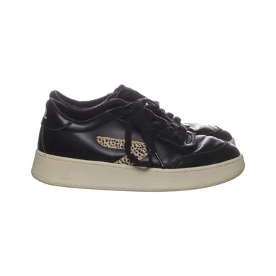 Sneakers (Black, White) from Hub