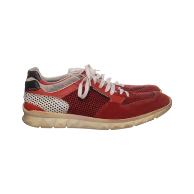 Baskets (Rouge, Blanc, Multicolore) de Floris Van Bommel