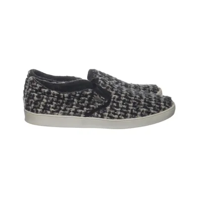 Slip-ons (Gray, Black) from Living Kitzbühel