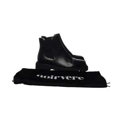 Chelsea boots (Black) from Noirvere