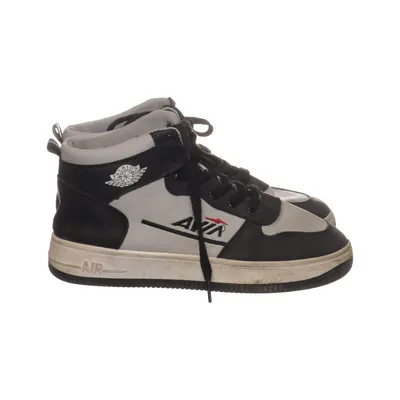 Sneakers (Grå, Svart) från Avia