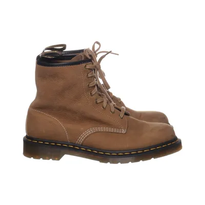Laced boots (Brown) from Dr. Martens
