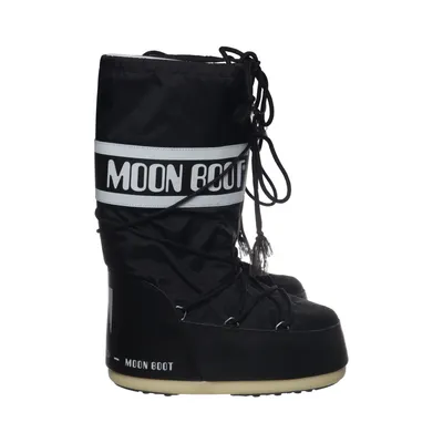 Boots (Black) from Moon Boot