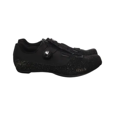 Bicycle shoes (Tempo Overcurve R4) from Fizik