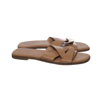 Slip-ins (Beige) van Ella Cruz
