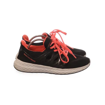 Trainers (Black, Red) from Mach Dich Krass